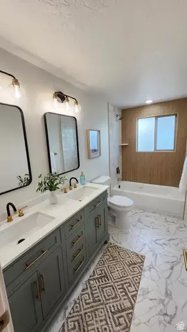 Bath - 8492 S Mesa Dr E, Sandy, UT 84093 photo 3 of 4