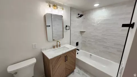 Bath - 8492 S Mesa Dr E, Sandy, UT 84093 photo 4 of 4