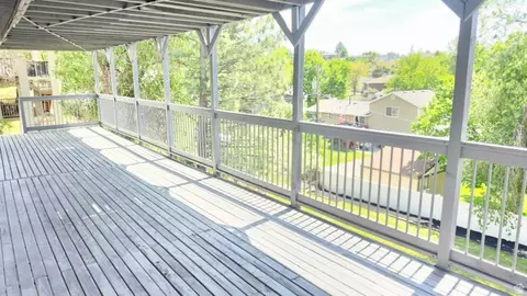 Exterior - 8492 S Mesa Dr E, Sandy, UT 84093 photo 3 of 4