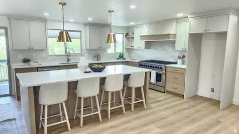 Kitchen - 8492 S Mesa Dr E, Sandy, UT 84093 photo 3 of 5