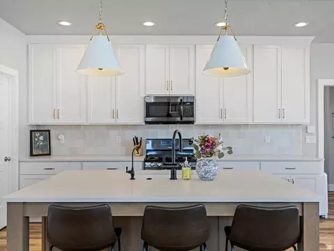 Kitchen - 854 W 1950 S, Orem, UT 84058 photo 3 of 4