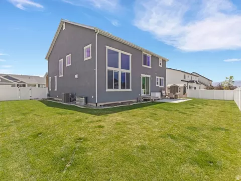 Exterior - 854 W 1950 S, Orem, UT 84058 photo 4 of 7