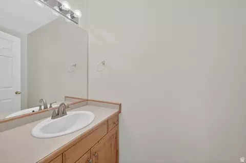 Bath - 182 W 300 N # 4, Bountiful, UT 84010 photo 1 of 4