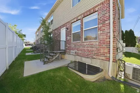 Exterior - 182 W 300 N # 4, Bountiful, UT 84010 photo 2 of 3