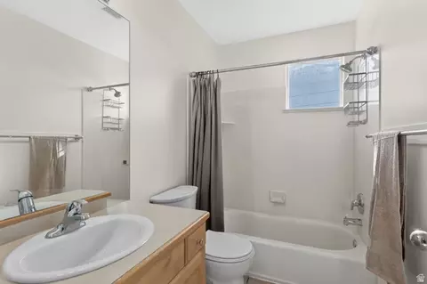 Bath - 182 W 300 N # 4, Bountiful, UT 84010 photo 3 of 4