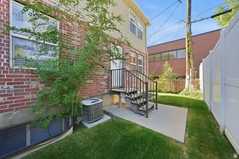 Exterior - 182 W 300 N # 4, Bountiful, UT 84010 photo 1 of 2