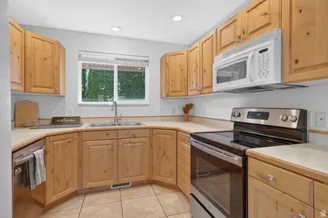 Kitchen - 182 W 300 N # 4, Bountiful, UT 84010 photo 1 of 1