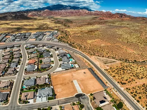 Undisclosed, Washington, UT 84780 photo 12