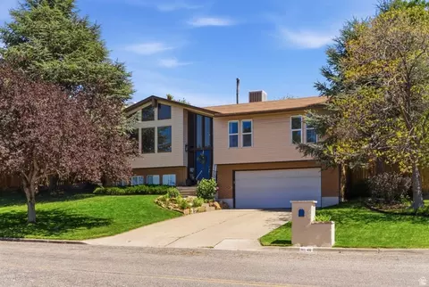 46 N Country Ln, Fruit Heights, UT 84037