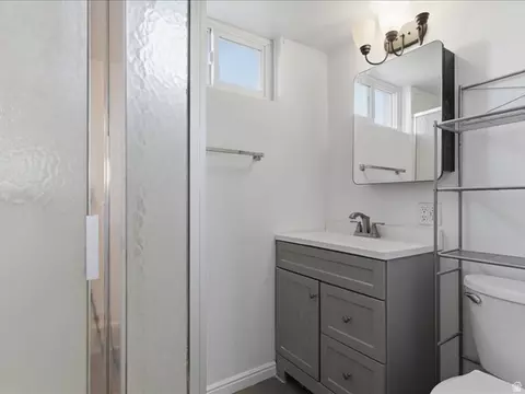Bath - 473 E 1650 S, Bountiful, UT 84010 photo 2 of 2