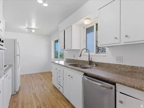 Kitchen - 473 E 1650 S, Bountiful, UT 84010 photo 3 of 4