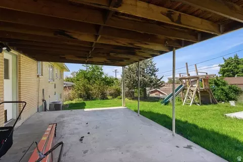 Exterior - 473 E 1650 S, Bountiful, UT 84010 photo 2 of 7