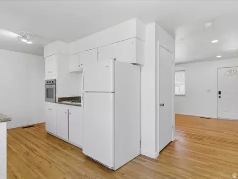 Kitchen - 473 E 1650 S, Bountiful, UT 84010 photo 1 of 4