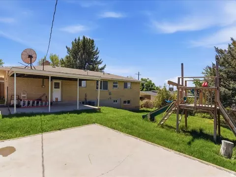 Exterior - 473 E 1650 S, Bountiful, UT 84010 photo 4 of 7
