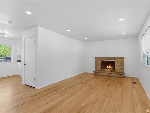 Living - 473 E 1650 S, Bountiful, UT 84010 photo 2 of 6