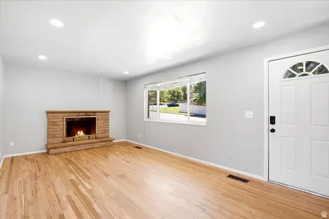 Living - 473 E 1650 S, Bountiful, UT 84010 photo 1 of 7