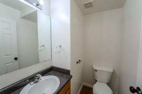 Bath - 1138 Elgin Ave, Millcreek, UT 84106 photo 4 of 4