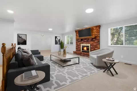 Living - 18 W 900 N, Bountiful, UT 84010 photo 2 of 4