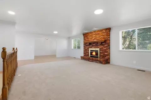 Living - 18 W 900 N, Bountiful, UT 84010 photo 3 of 4