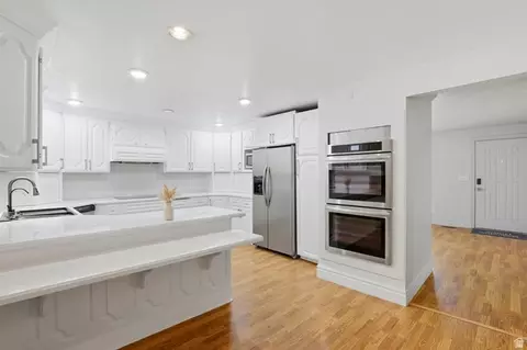Kitchen - 18 W 900 N, Bountiful, UT 84010 photo 2 of 3