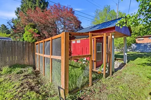 Exterior - 18 W 900 N, Bountiful, UT 84010 photo 7 of 7