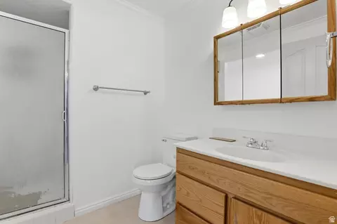 Bath - 18 W 900 N, Bountiful, UT 84010 photo 3 of 5