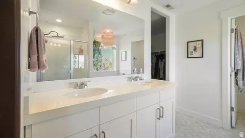 Bath - 253 N 240 E, Vineyard, UT 84059 photo 2 of 4