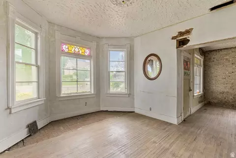 Living - 777 E Scott Ave, Millcreek, UT 84106 photo 3 of 5