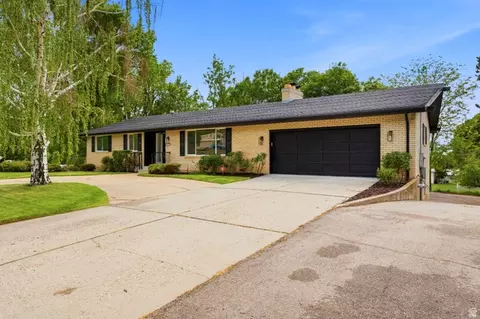 Exterior - 871 N Bonita Way E, Centerville, UT 84014 photo 5 of 13