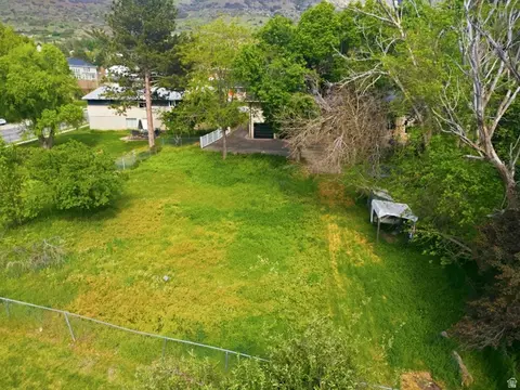 Exterior - 871 N Bonita Way E, Centerville, UT 84014 photo 12 of 13