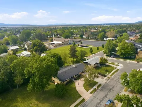 View/Area - 871 N Bonita Way E, Centerville, UT 84014 photo 2 of 4