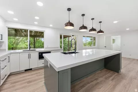 Kitchen - 871 N Bonita Way E, Centerville, UT 84014 photo 4 of 4