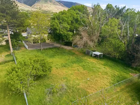 Exterior - 871 N Bonita Way E, Centerville, UT 84014 photo 11 of 13