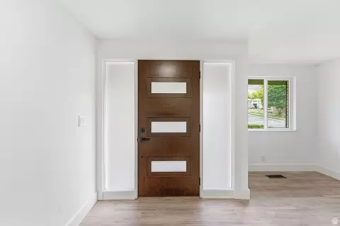 Entry Way - 871 N Bonita Way E, Centerville, UT 84014 photo 1 of 1