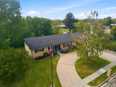 View/Area - 871 N Bonita Way E, Centerville, UT 84014 photo 1 of 4
