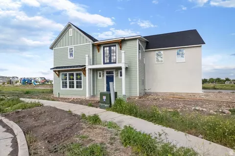 Exterior - 720 S Harrison Dr, Springville, UT 84663 photo 4 of 4
