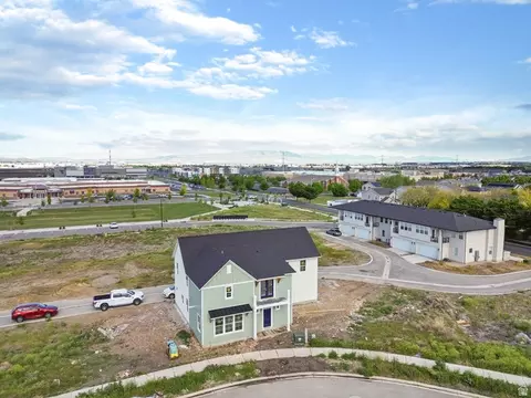 View/Area - 720 S Harrison Dr, Springville, UT 84663 photo 3 of 7