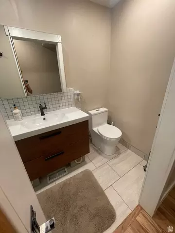 Bath - 4120 S 3340 E, Holladay, UT 84124 photo 1 of 5