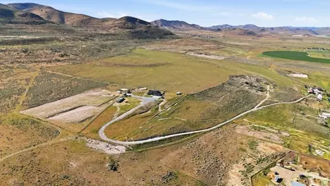 9317 N Sunset Dr, Thatcher, UT 84337 photo 4