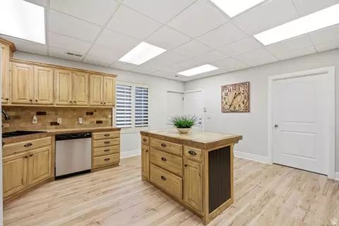 Kitchen - 320 N 500 E, American Fork, UT 84003 photo 9 of 11