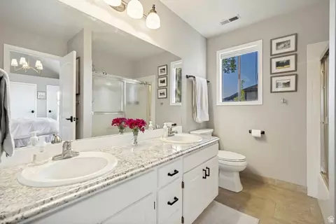Bath - 1837 E Richard Rd, Sandy, UT 84093 photo 4 of 6