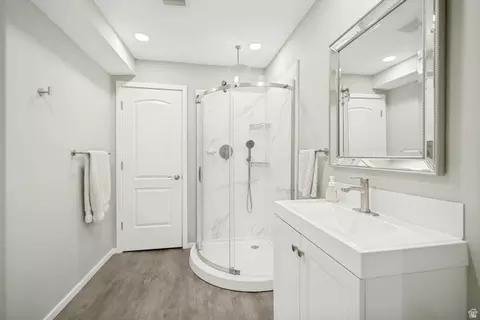 Bath - 1837 E Richard Rd, Sandy, UT 84093 photo 5 of 6
