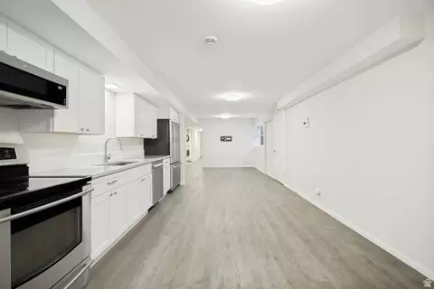 Kitchen - 1837 E Richard Rd, Sandy, UT 84093 photo 6 of 7