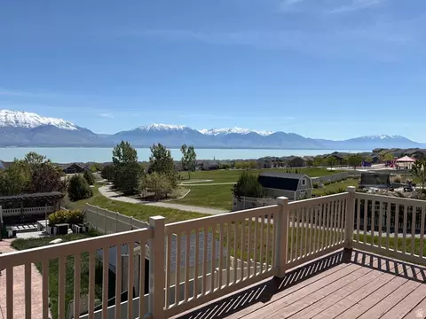 2894 S Fox Pointe Dr W, Saratoga Springs, UT 84045