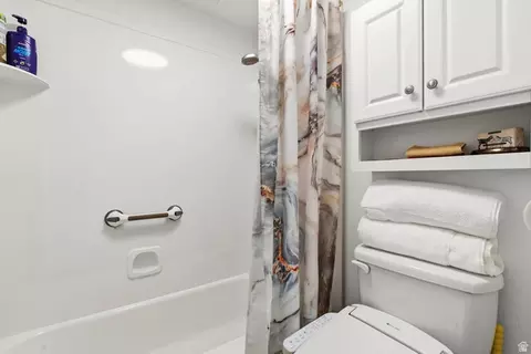 Bath - 5565 S Willow Lane Ln E #A, Murray, UT 84107 photo 2 of 2