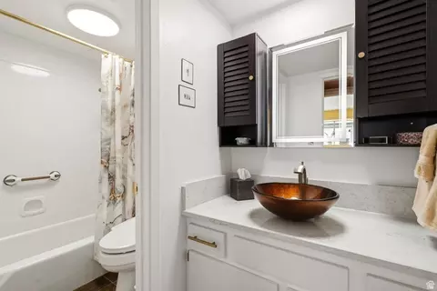 Bath - 5565 S Willow Lane Ln E #A, Murray, UT 84107 photo 1 of 2