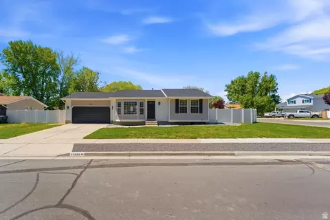 11058 S Sandy Creek Dr E, Sandy, UT 84094