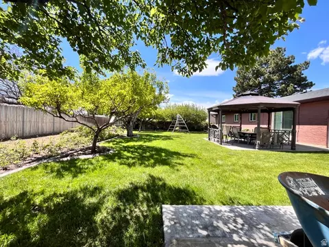 Exterior - 883 W 180 S, Orem, UT 84058 photo 5 of 9