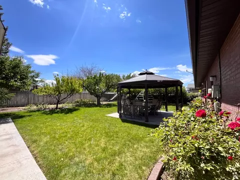 Exterior - 883 W 180 S, Orem, UT 84058 photo 4 of 9