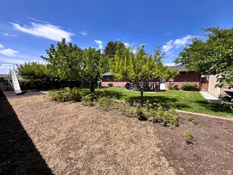 Exterior - 883 W 180 S, Orem, UT 84058 photo 6 of 9
